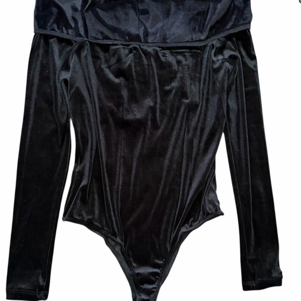 NWT Revolve Glamarous Elegant Black Off-Shoulder Bodysuit - Picture 3 of 5